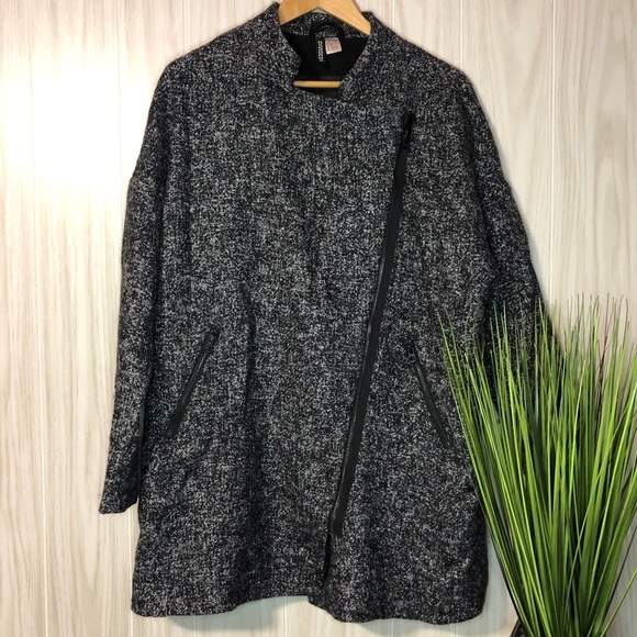 Divided H&M Wool Blend Coat
Size 14 - Picture 1 of 5